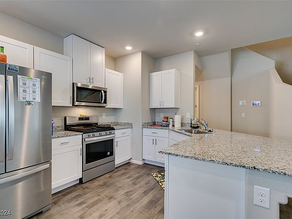 4th image of 4735 Blaise Ave Unit 102