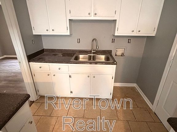 5th image of 4850 Applestone St