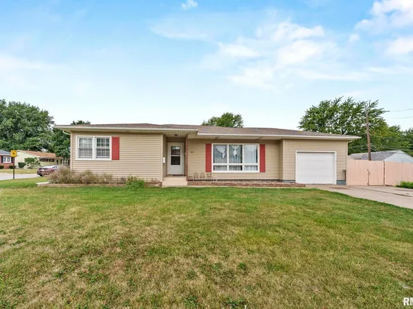 2811 7th St, East Moline, IL 61244