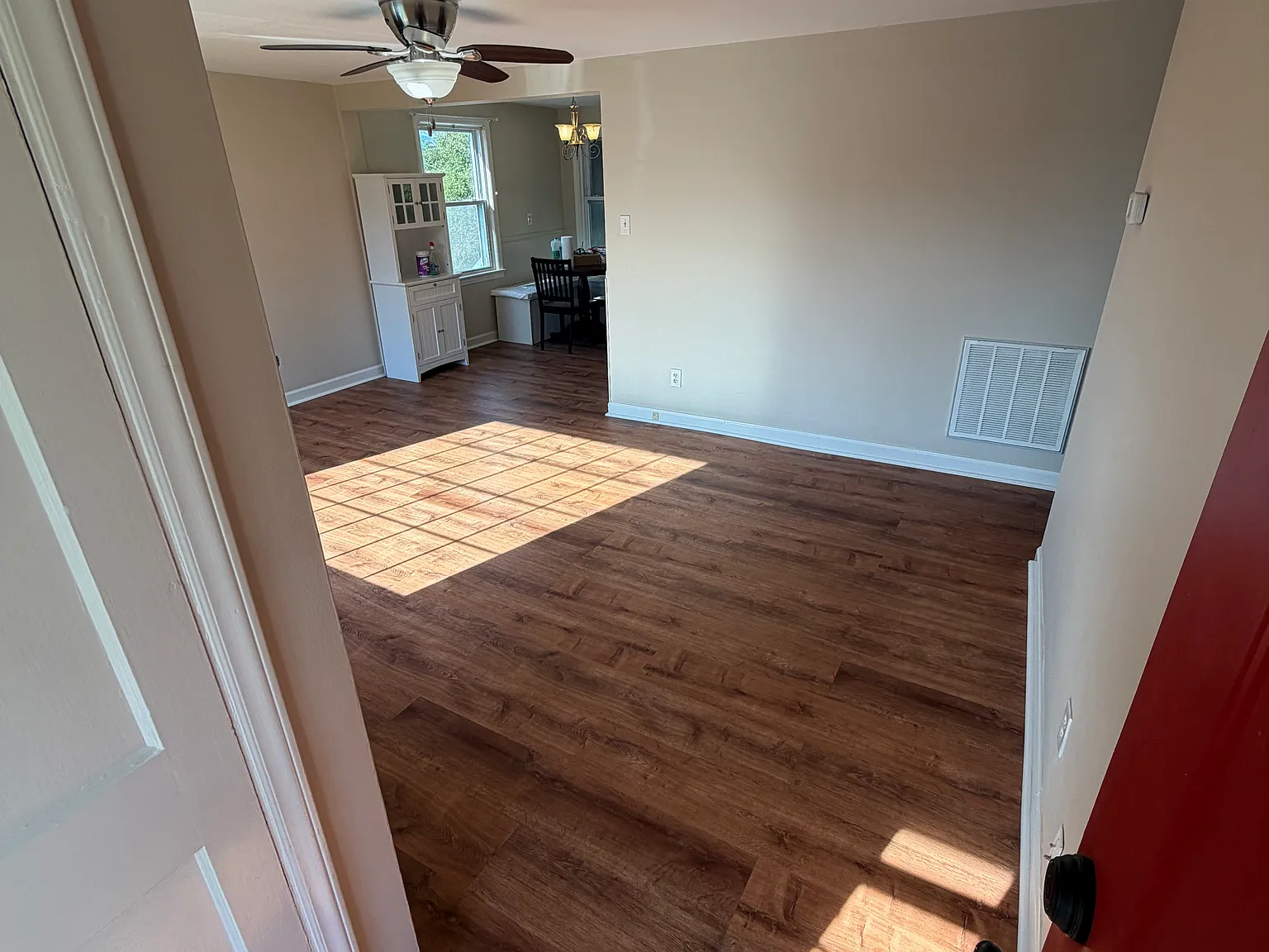 2 bed, 742 sqft, $1,400 — Photo 2