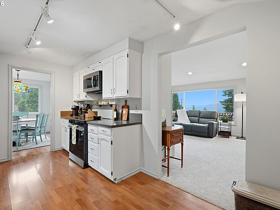 4th image of 6717 Oakridge Dr