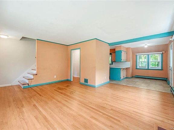 5th image of 10 Overhill Rd