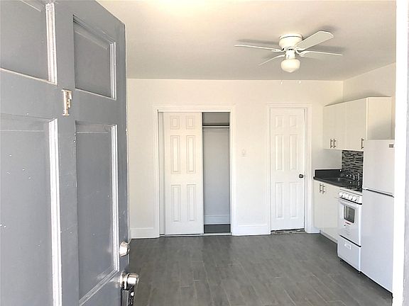 5th image of 1823 Dewey St #F