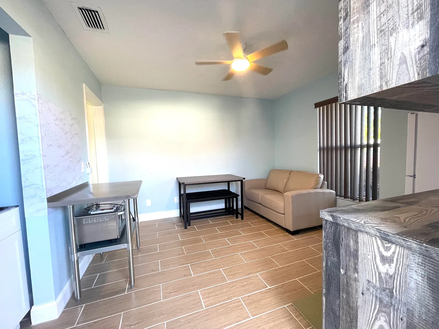 1 bed, 1.0 bath, 385 sqft, $1,450 — Photo 3
