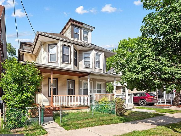 2nd image of 725 Hunter St