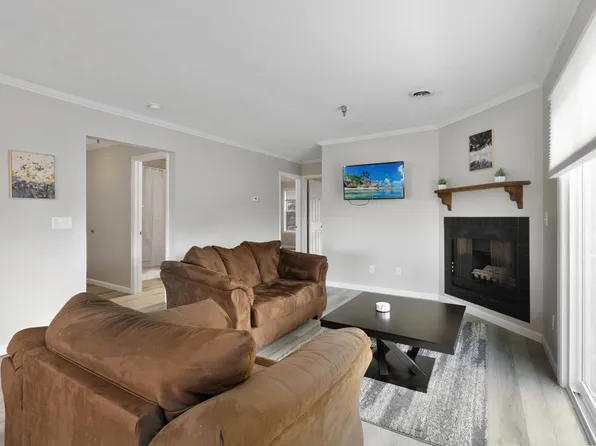 400 Stewart Ln, Morgantown, WV