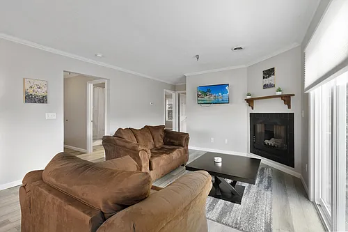 400 Stewart Ln Photo 1