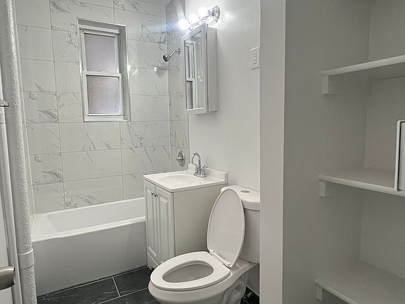 4th image of 156 S Harrison St #403B