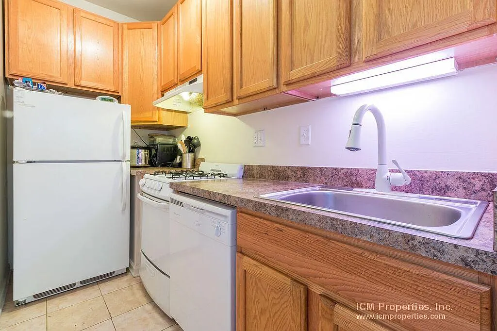 3 bed, 2.5 bath, $2,995 — Photo 3