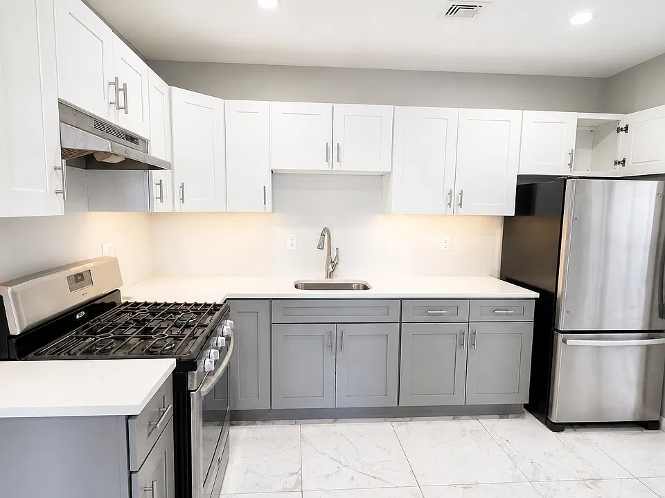 61 Warner Ave #2B