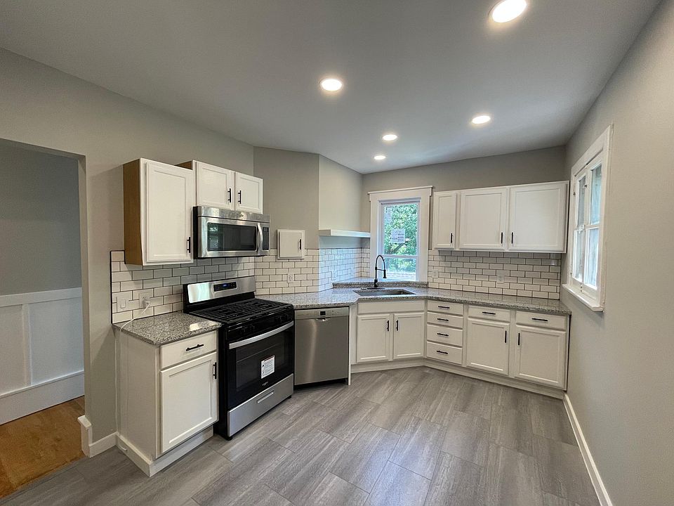 1st image of 803 Huron Blvd SE #2
