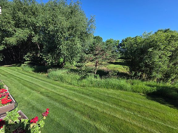 4th image of 370 Pike Ct