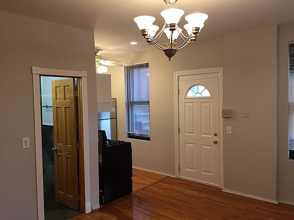 4th image of 2129 N Sheffield Ave APT 2R