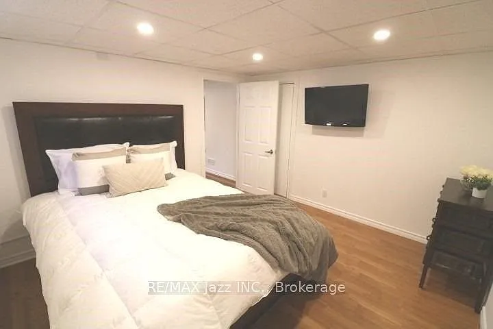 1235 Somerville St #LOWER — Photo 9