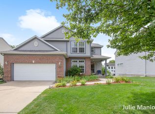 3666 S Falling Leaf Dr SE, Kentwood, MI 49512