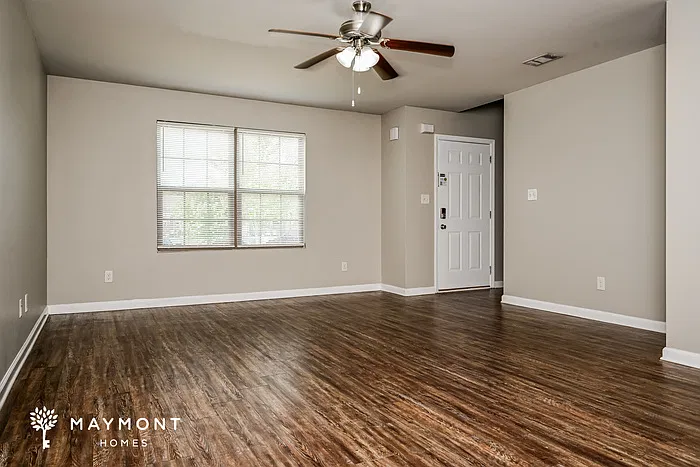 3 bed, 2.0 bath, 1334 sqft, $1,595 — Photo 4