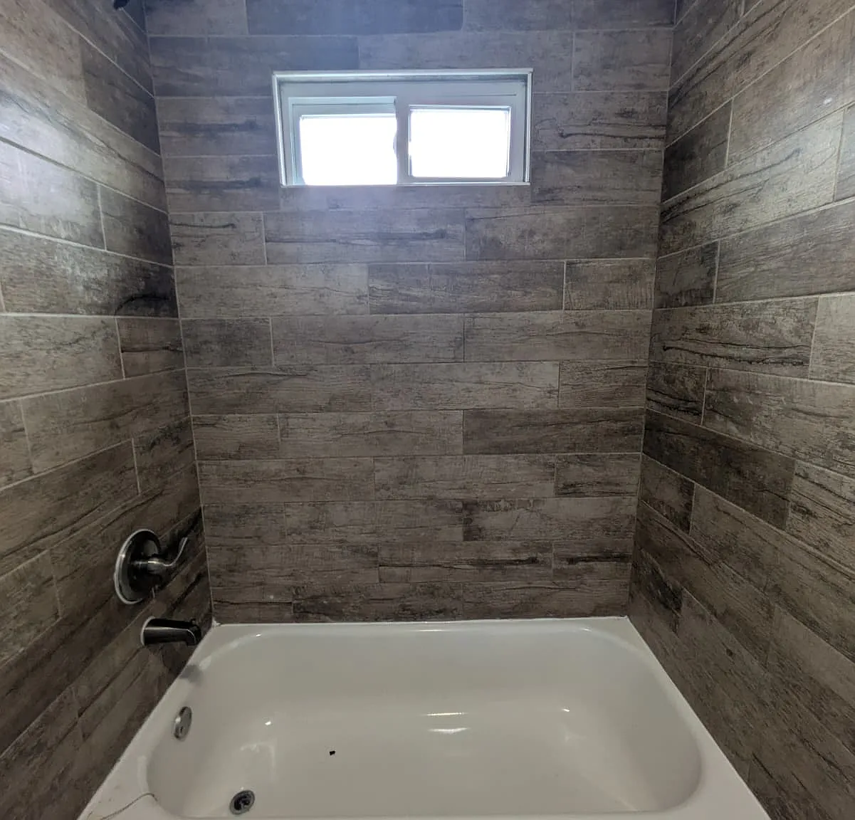 4 bed, $1,850 — Photo 2