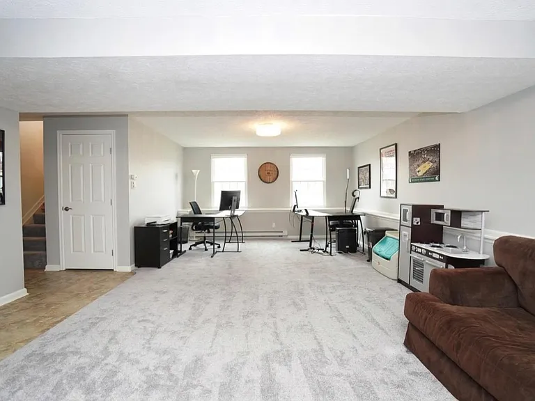 8066 Winters Ln — Photo 14