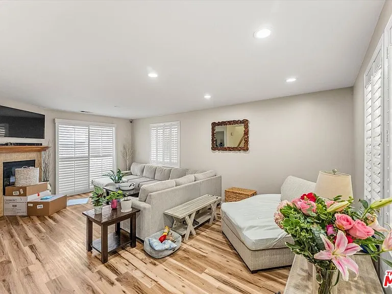 3653 W Medici Ln — Photo 5