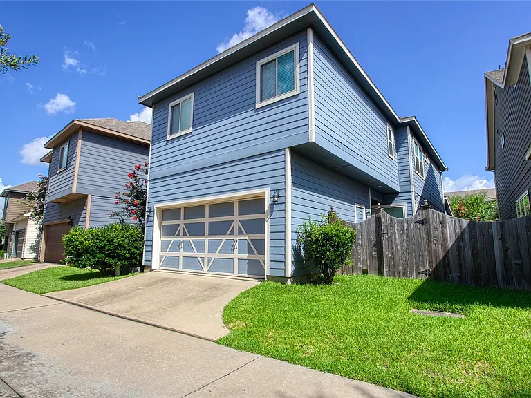 18143 Moonlit River Dr — Photo 3
