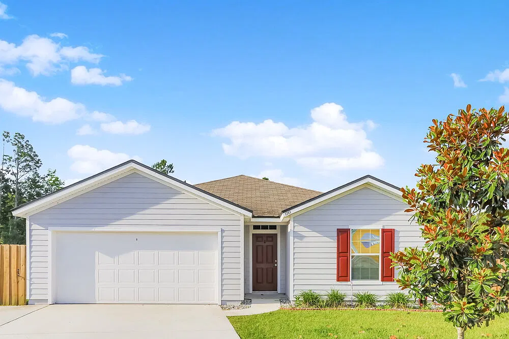3 bed, 2.5 bath, 1719 sqft, $2,165 — Photo 1