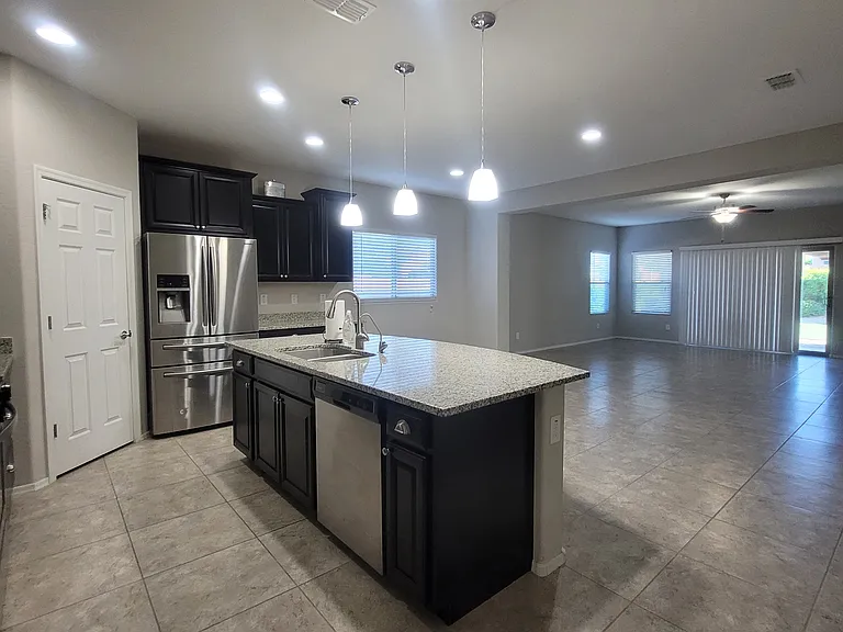 25925 W Tonto Ln — Photo 5