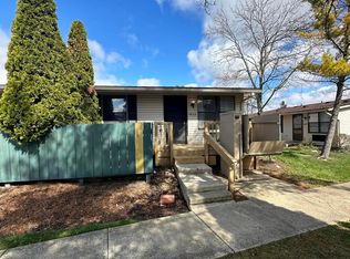 5532 Pipers Meadow Dr, Columbus, OH 43228