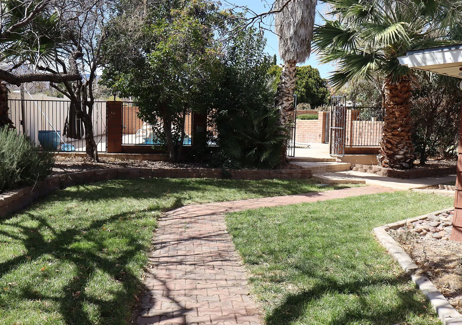 5 bedroom — Photo 4