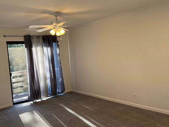 4th image of 342 E Saint Charles St #9