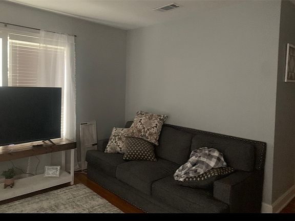 4th image of 511 E Joyce Street E