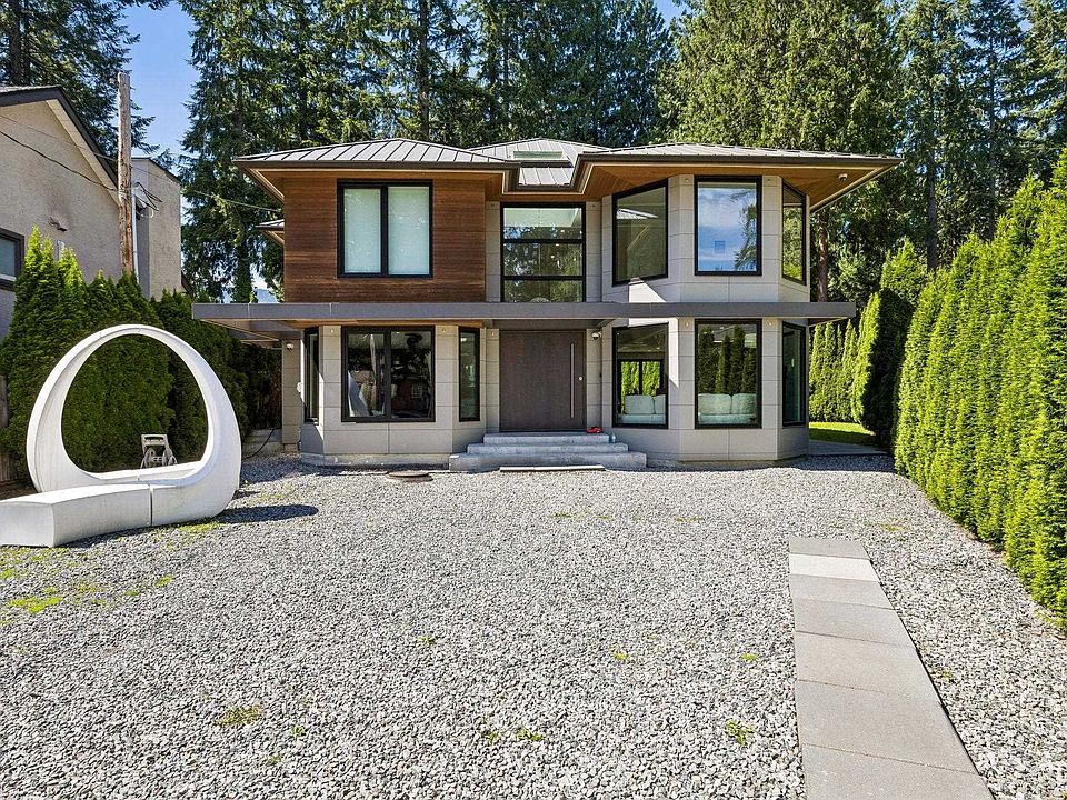 1st image of 4577 Capilano Rd