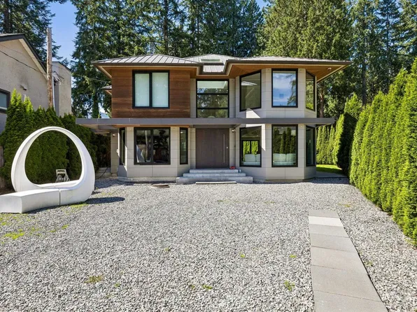 4577 Capilano Rd, North Vancouver, BC V7R 4K2