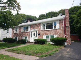 18 Westmoor Rd, West Roxbury, MA 02132