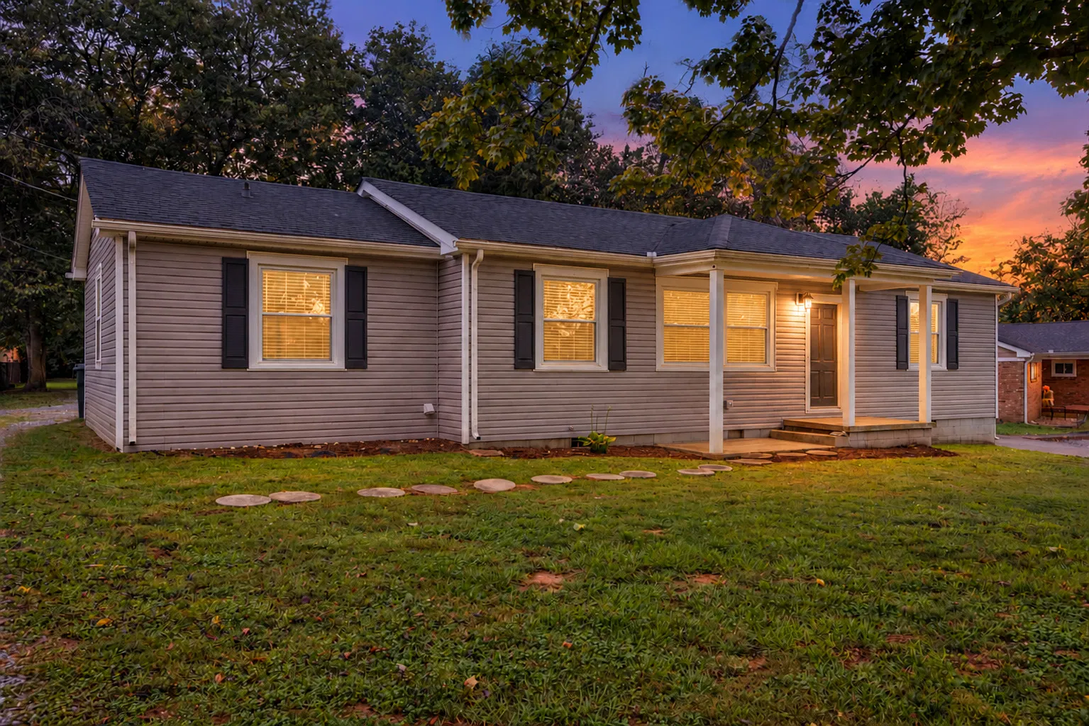 4 bed, 1400 sqft, $2,195 — Photo 2