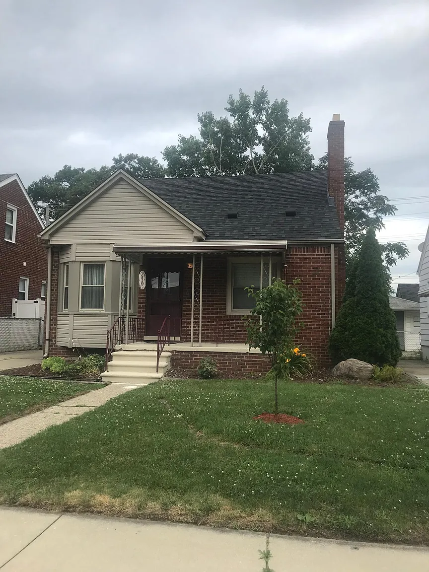 939 E Woodruff Ave photo 1