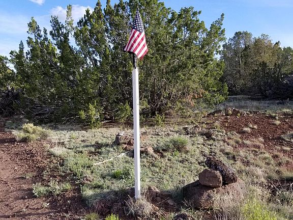2nd image of 733 E Coconino Trl