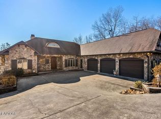 202 Shawnee Cv, Loudon, TN 37774