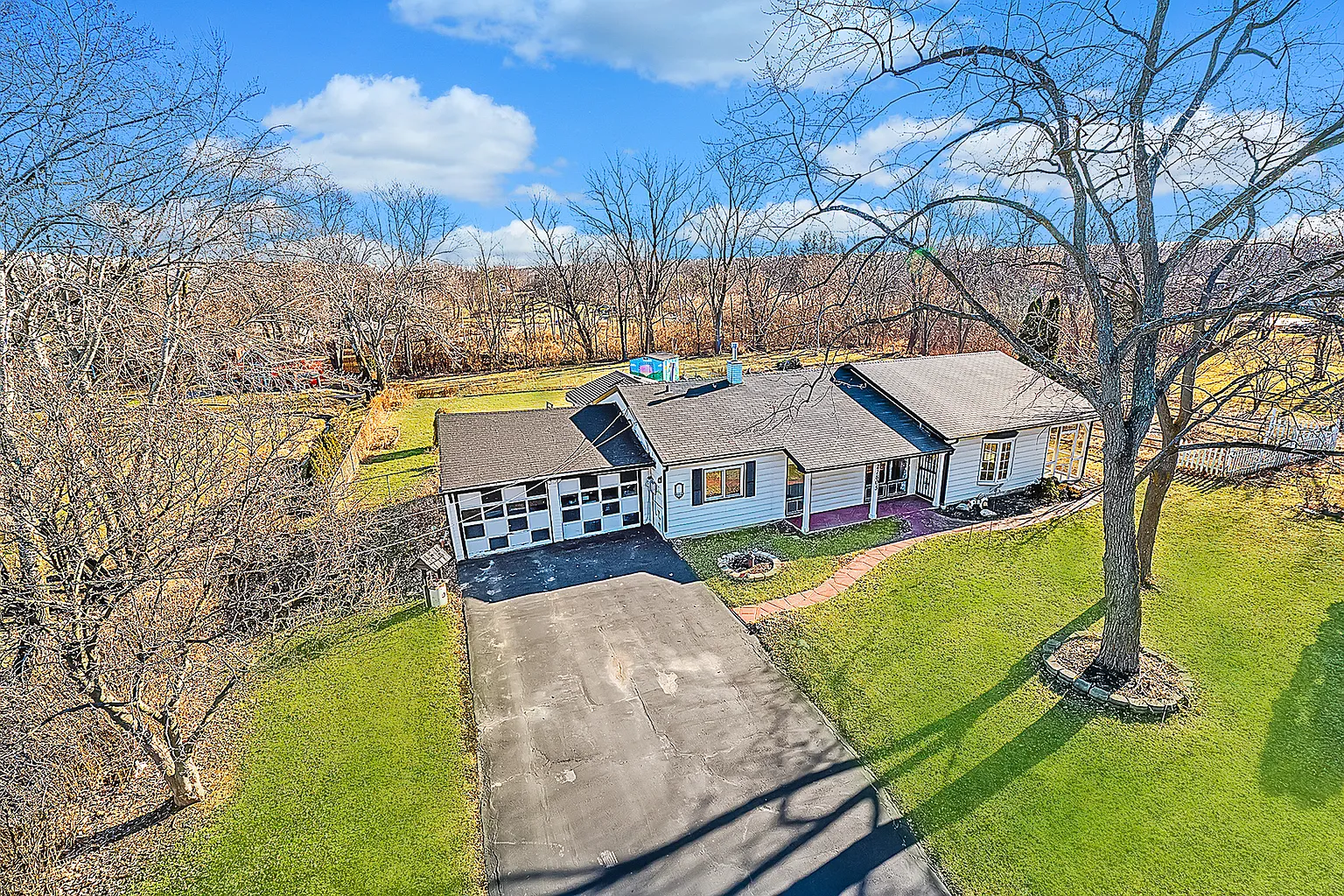 22805 State St photo 1