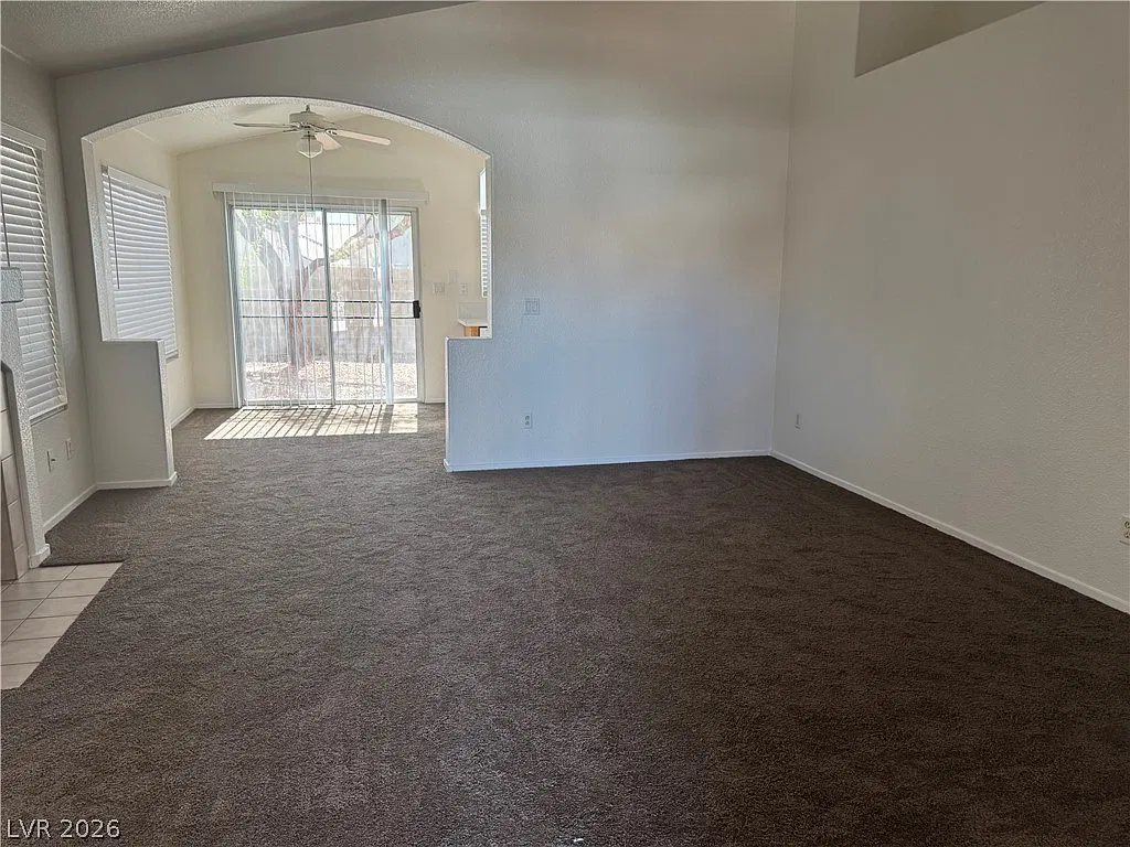 3 bed, 2.0 bath, 1138 sqft, $1,800 — Photo 4