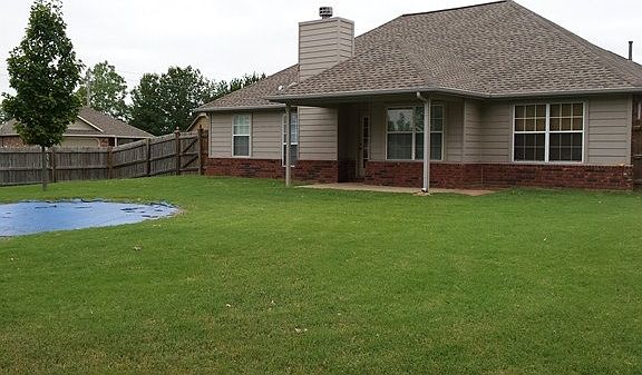 Large Fenced back yard