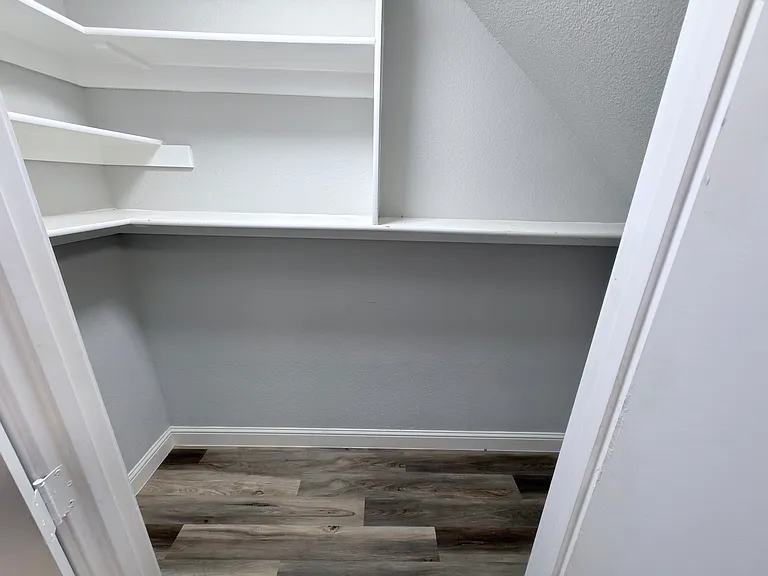 806 Burr Oak Dr — Photo 5