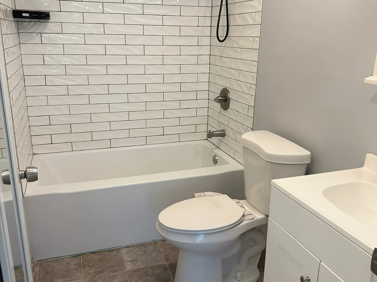2 bed, 864 sqft, $1,700 — Photo 1