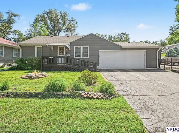 6639 Bedford Ave, Omaha, NE 68104