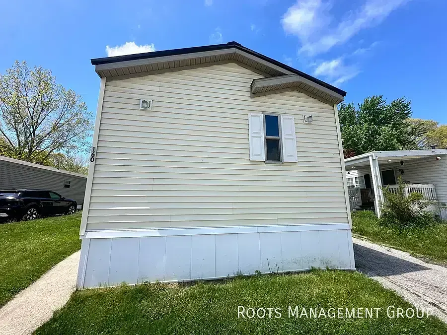 Building Photo - 2088 E Empire Ave #160