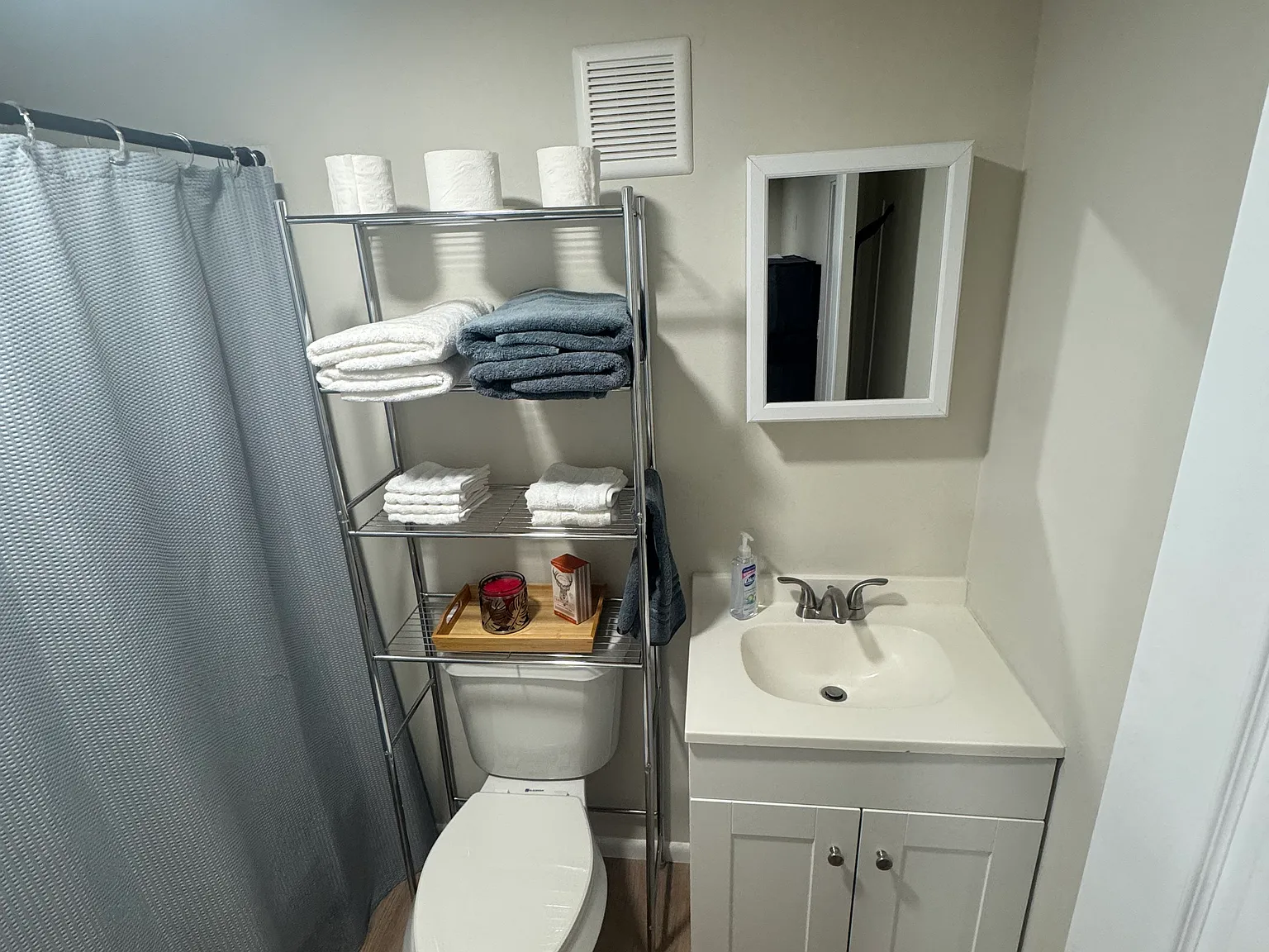 Studio, 160 sqft, $875 — Photo 2