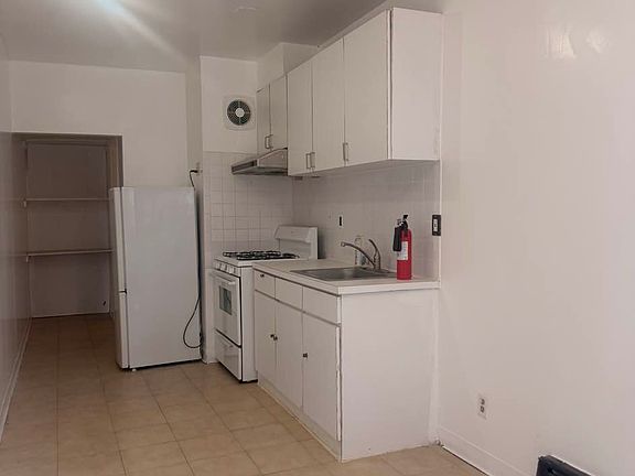 3rd image of 45-06 Vernon Blvd #5