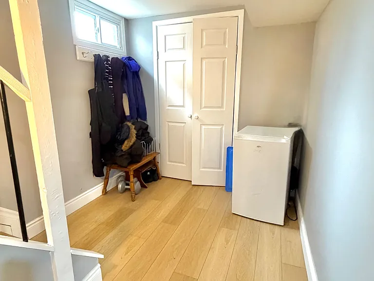 237 Homestead Cres #BASEMENT — Photo 4