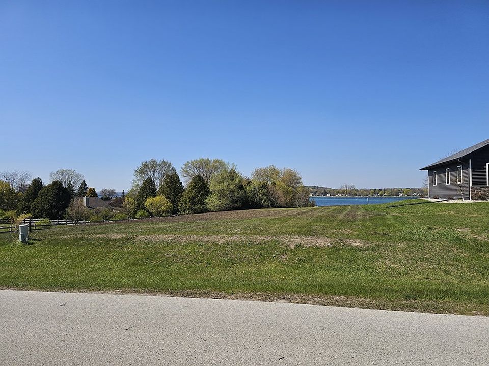 2nd image of Circle Ridge Pl