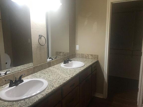 5th image of 590 Moore Ln #B