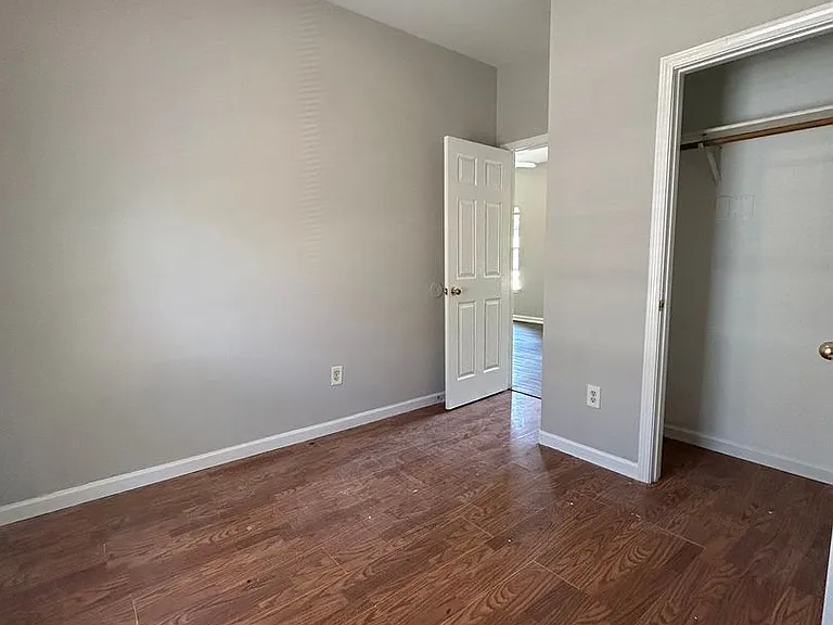 433 Evans St — Photo 8